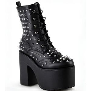 SPIKES UP PLATFORM BOOT -BLACK